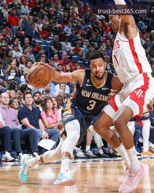 掌握NBA转会动态的实用技巧——从CJ-麦科勒姆续约看球员市场策略